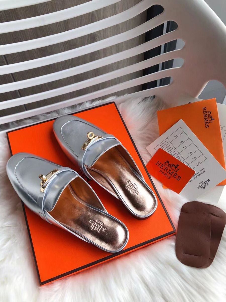 Hermes Oz Mules In Silver Metallic Calfskin - Image 5