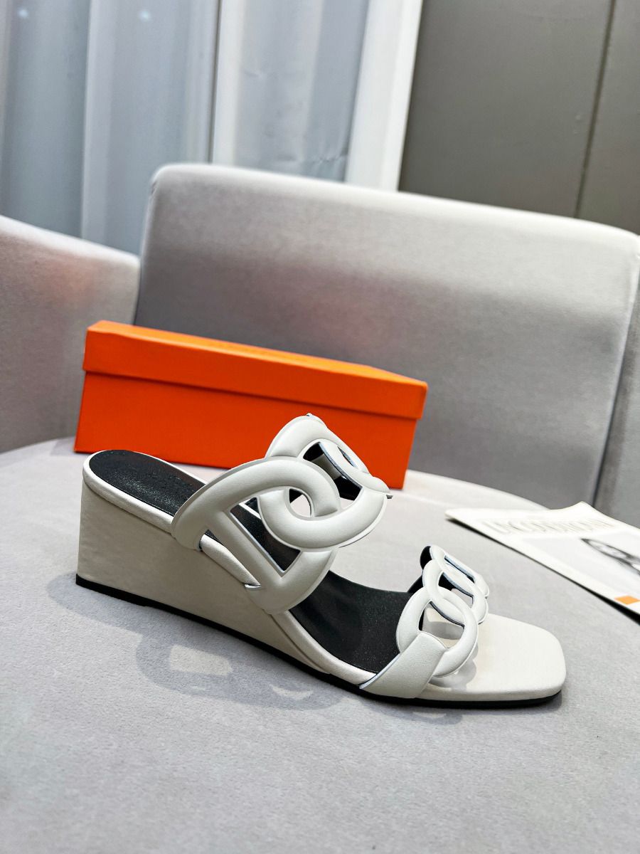 Hermes Figari 55mm Wedge Sandals In Ivory Nappa Leather - Image 5
