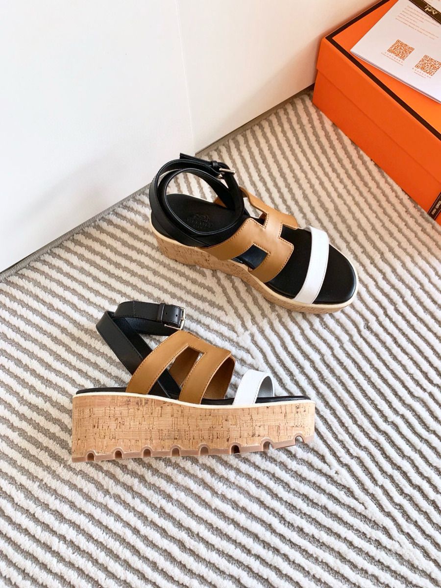 Hermes Havane 30 Sandals in Bi-color Calfskin Leather - Image 6