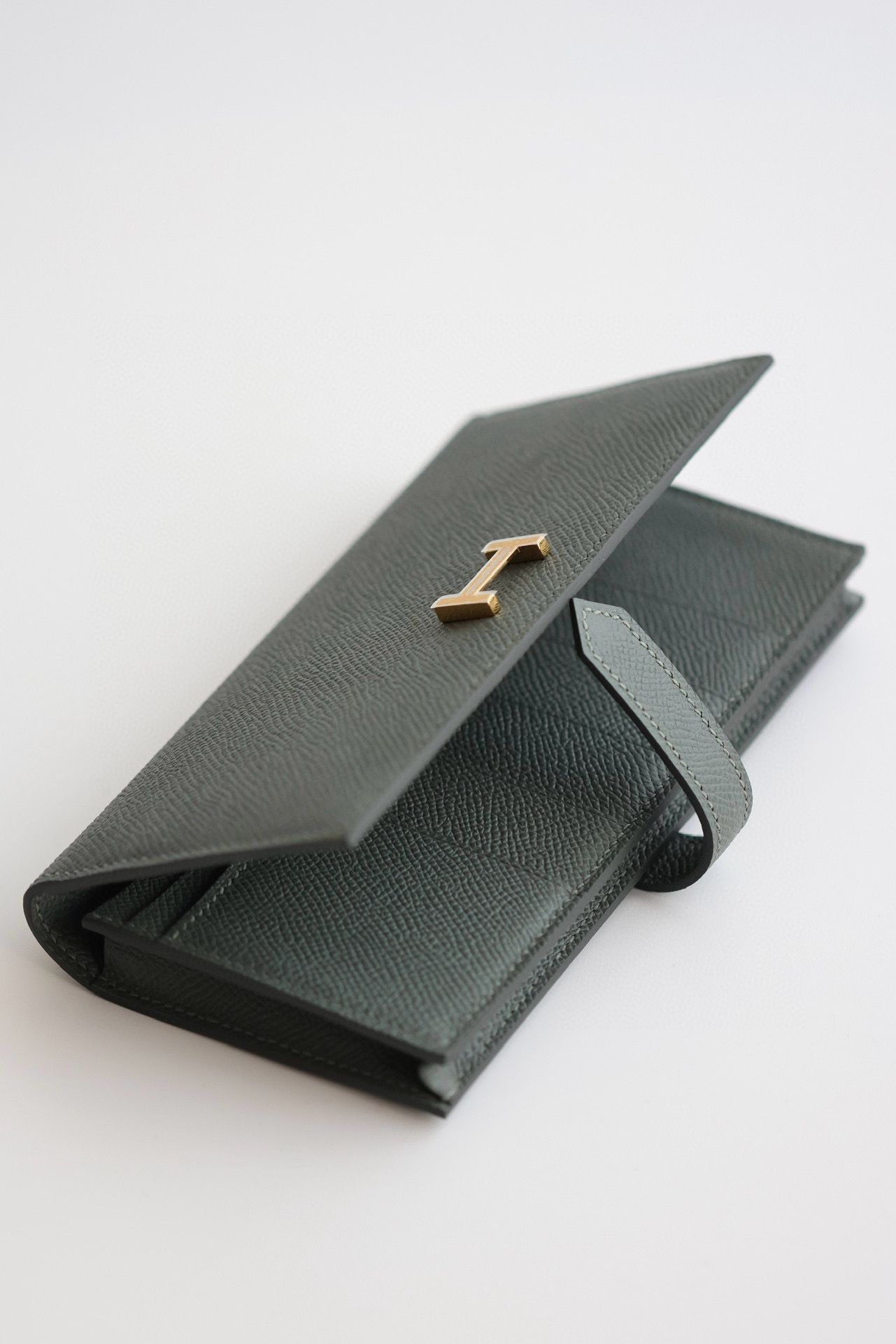 Hermes Bearn Long Handmade Wallet in Vert Amande Epsom Calfskin - Image 5