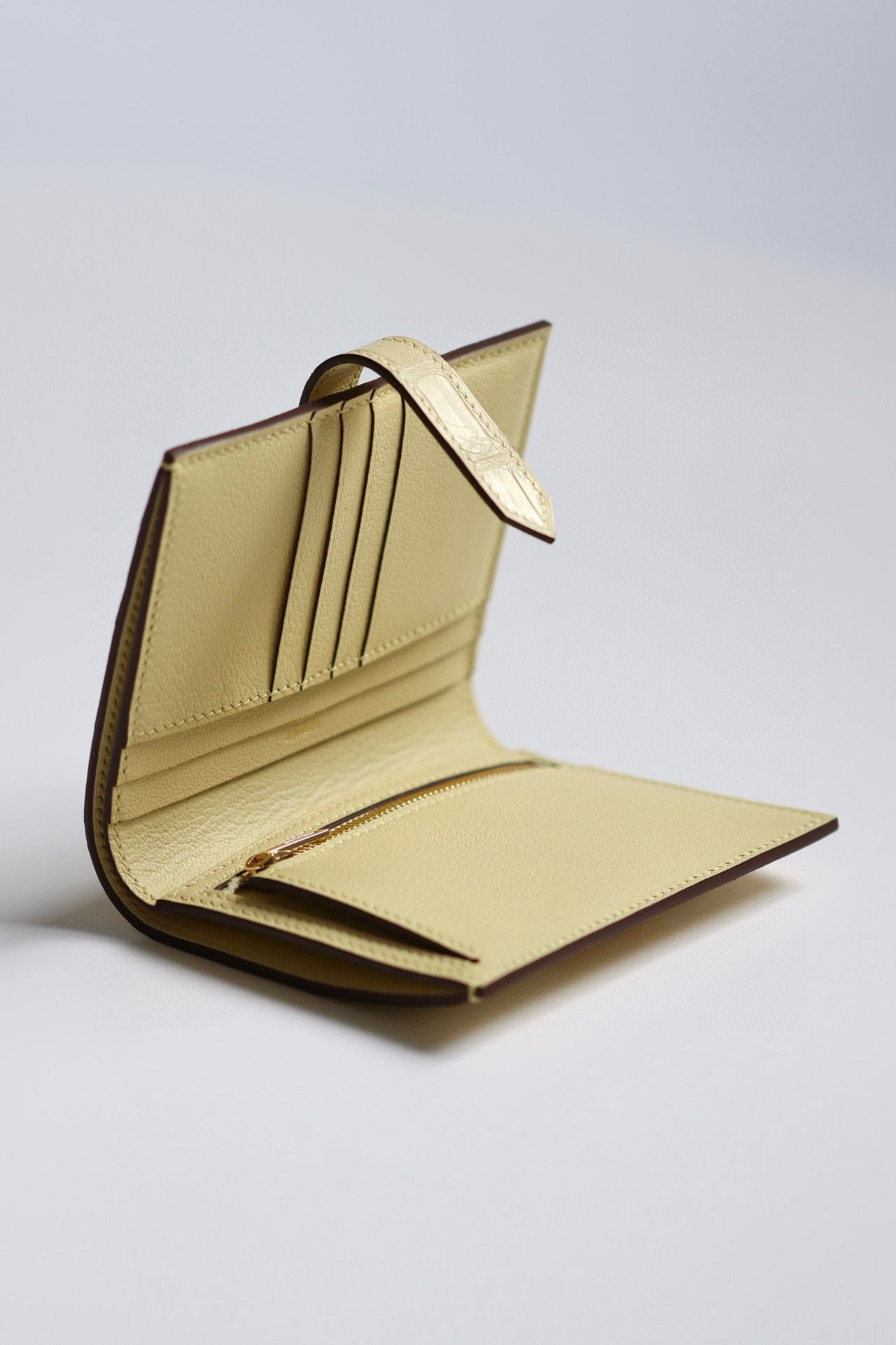 Hermes Bearn Compact Wallet in Vanille Matte Alligator Leather - Image 7