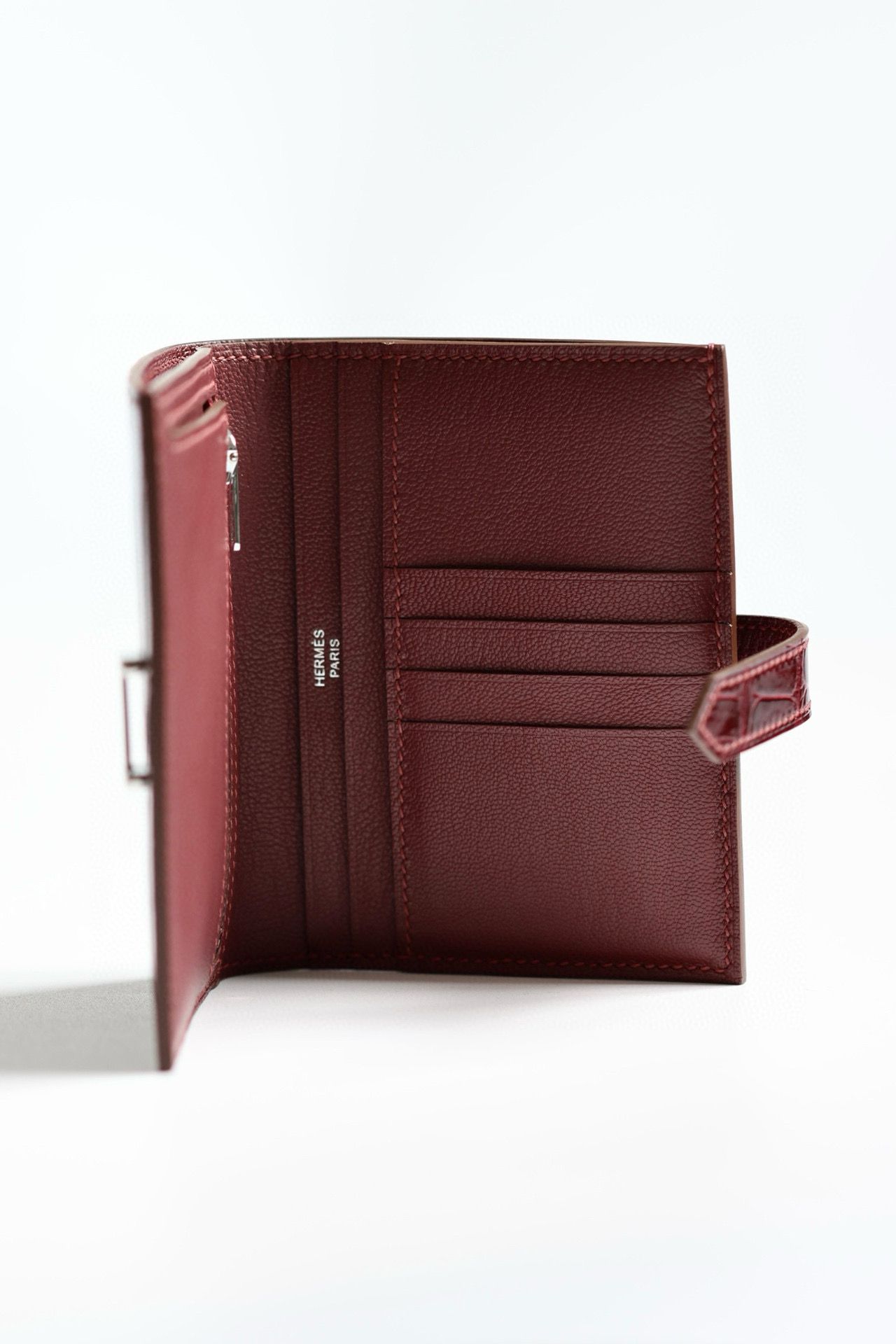 Hermes Bearn Compact Wallet in Bordeaux Shiny Alligator Leather - Image 7