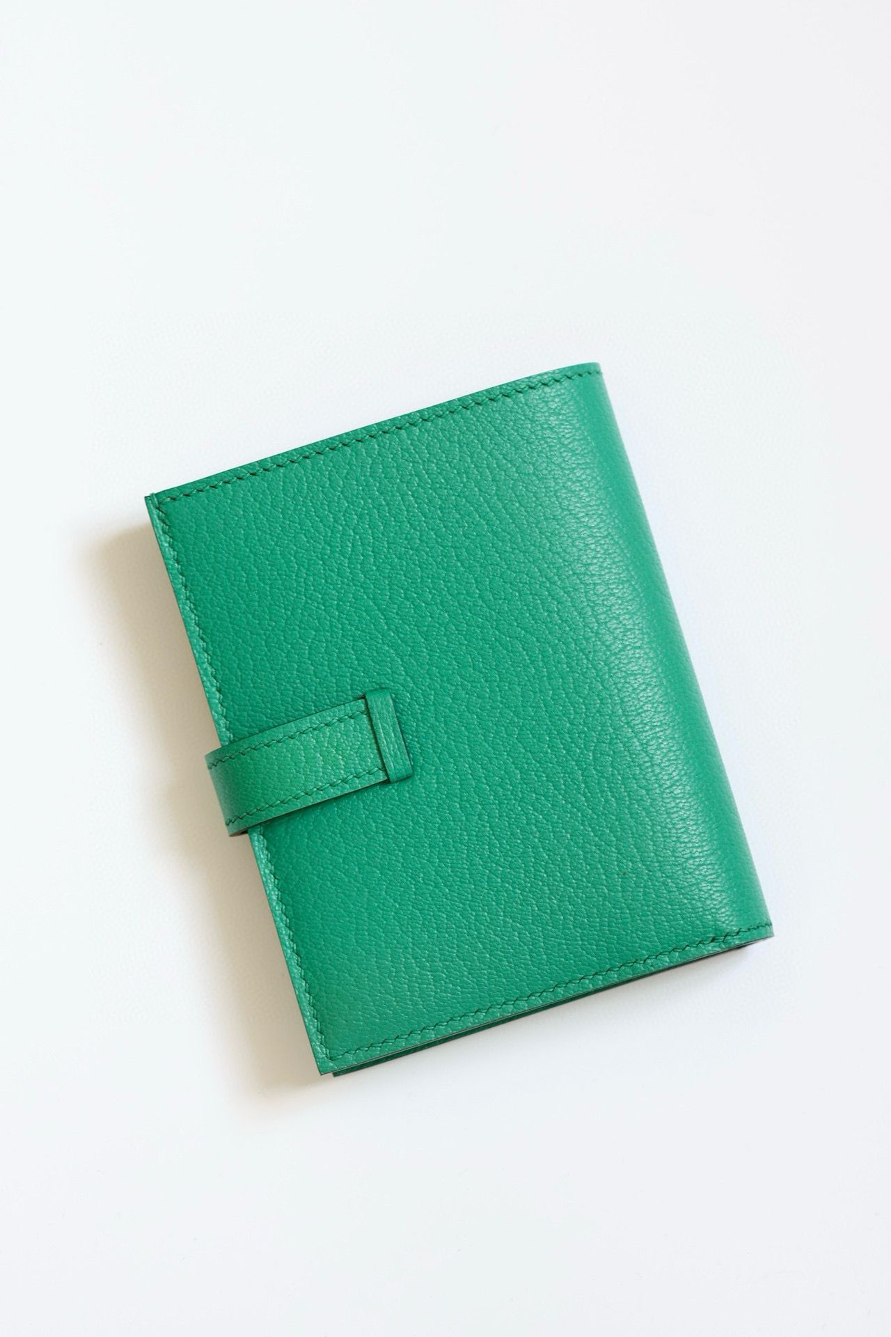 Hermes Bearn Compact Handmade Wallet in Vert Jade Chevre Mysore Goatskin - Image 10