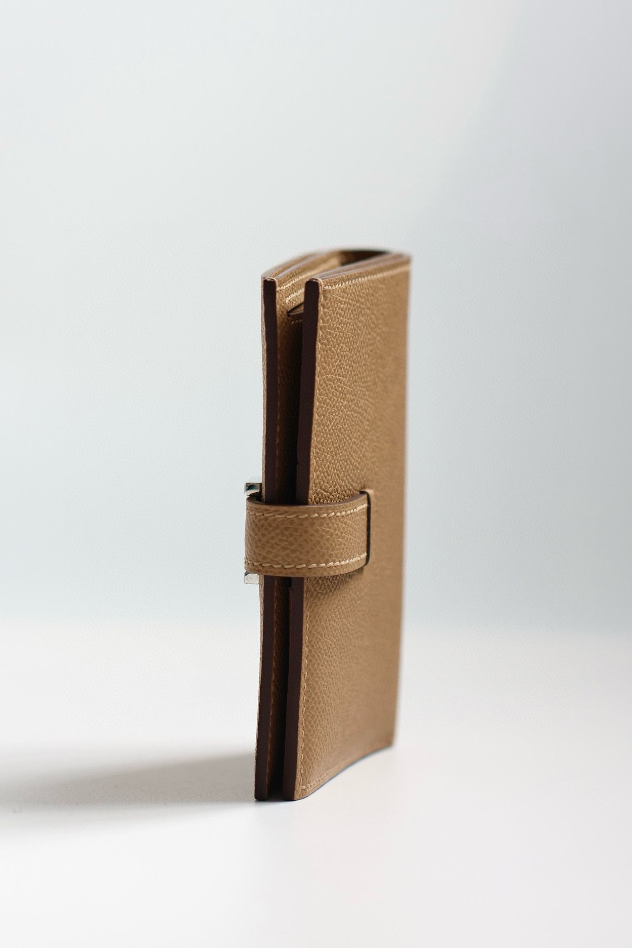 Hermes Bearn Compact Handmade Wallet in Chai Epsom Calfskin - Image 3