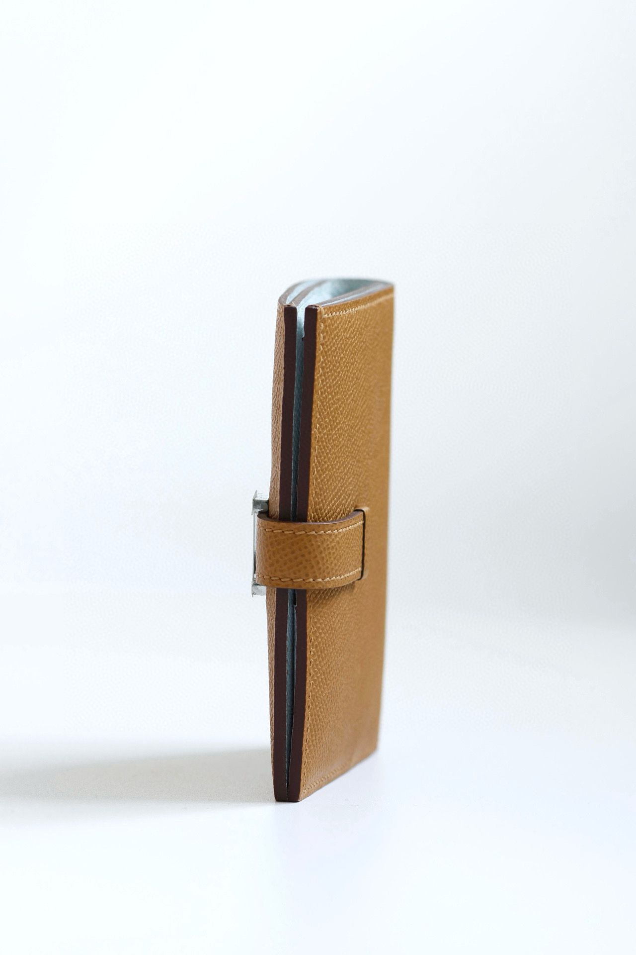 Hermes Bearn Compact Verso Handmade Wallet in Sesame Epsom Calfskin - Image 3