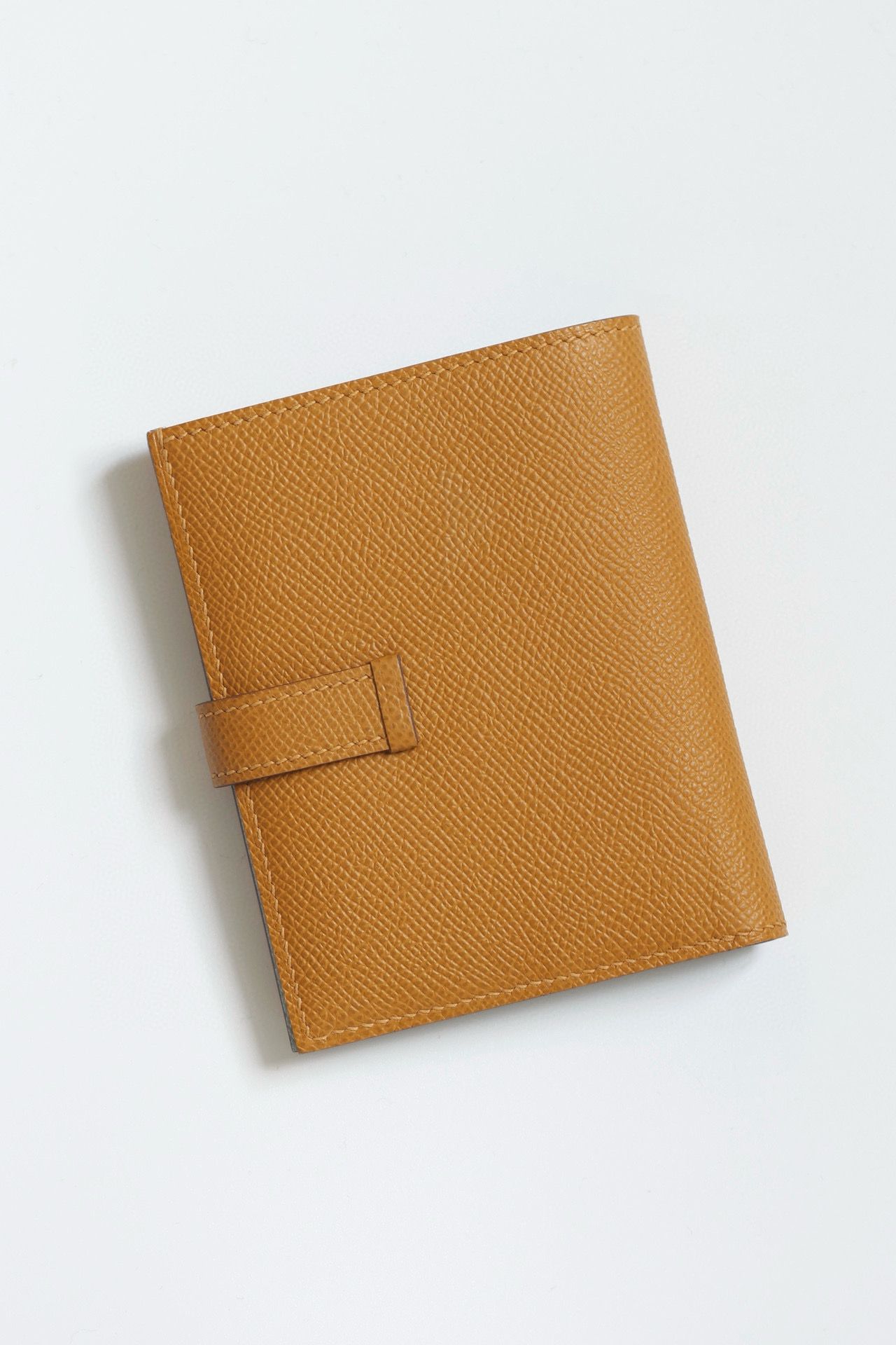 Hermes Bearn Compact Verso Handmade Wallet in Sesame Epsom Calfskin - Image 10