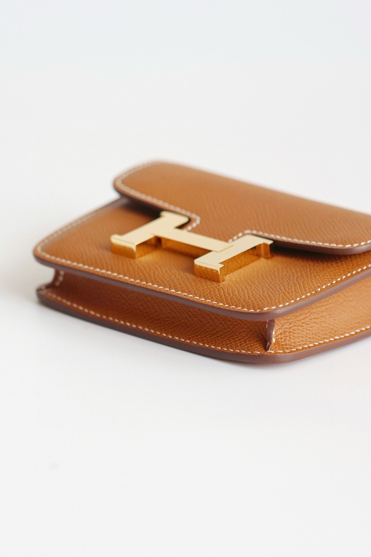 Hermes Constance Slim Wallet in Gold Epsom Calfskin - Image 8