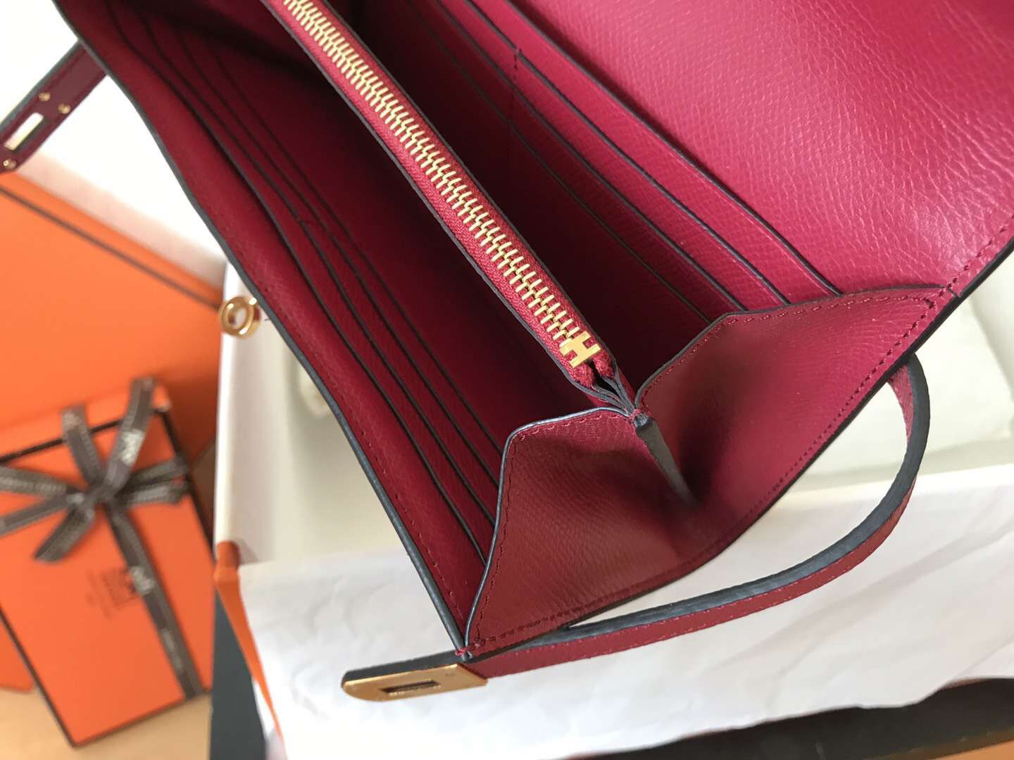 Hermes Kelly Classic Long Wallet In Ruby Epsom Leather - Image 8