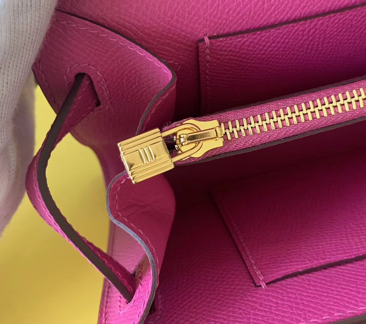 Hermes Kelly Classique To Go Wallet In Magnolia Epsom Calfskin - Image 7