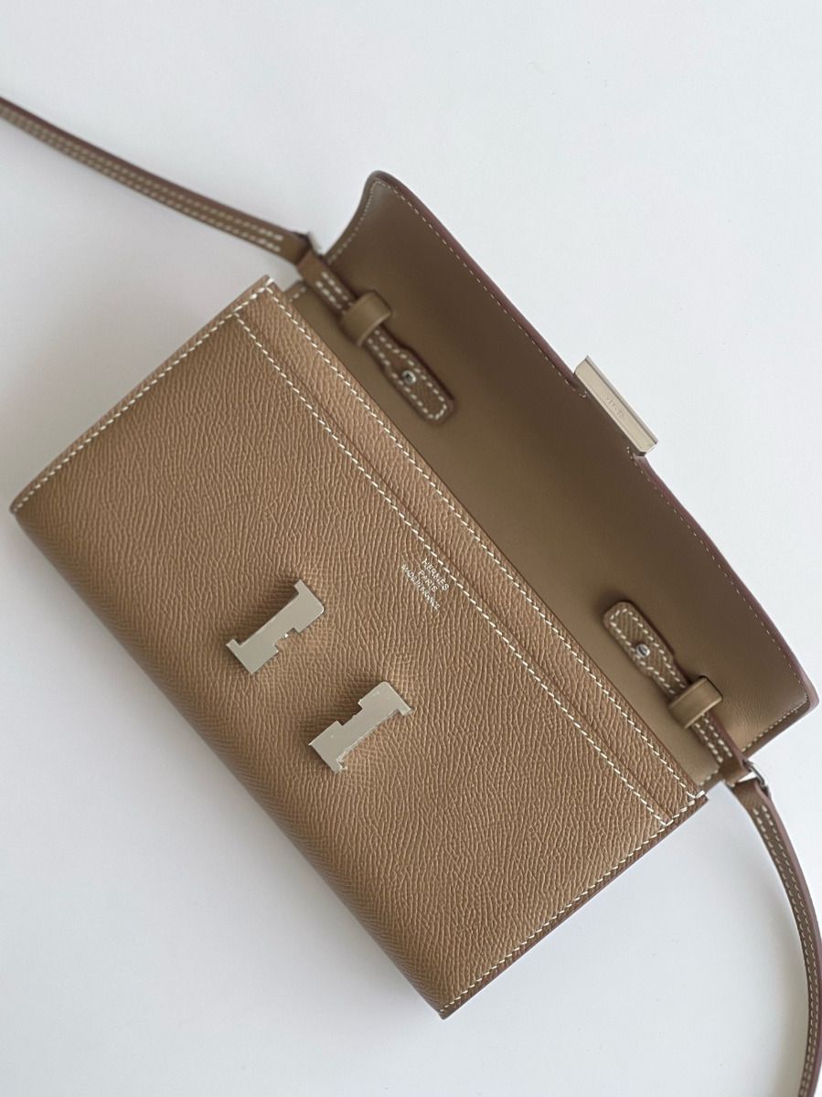 Hermes Constance To Go Wallet in Taupe Epsom Calfskin - Image 4