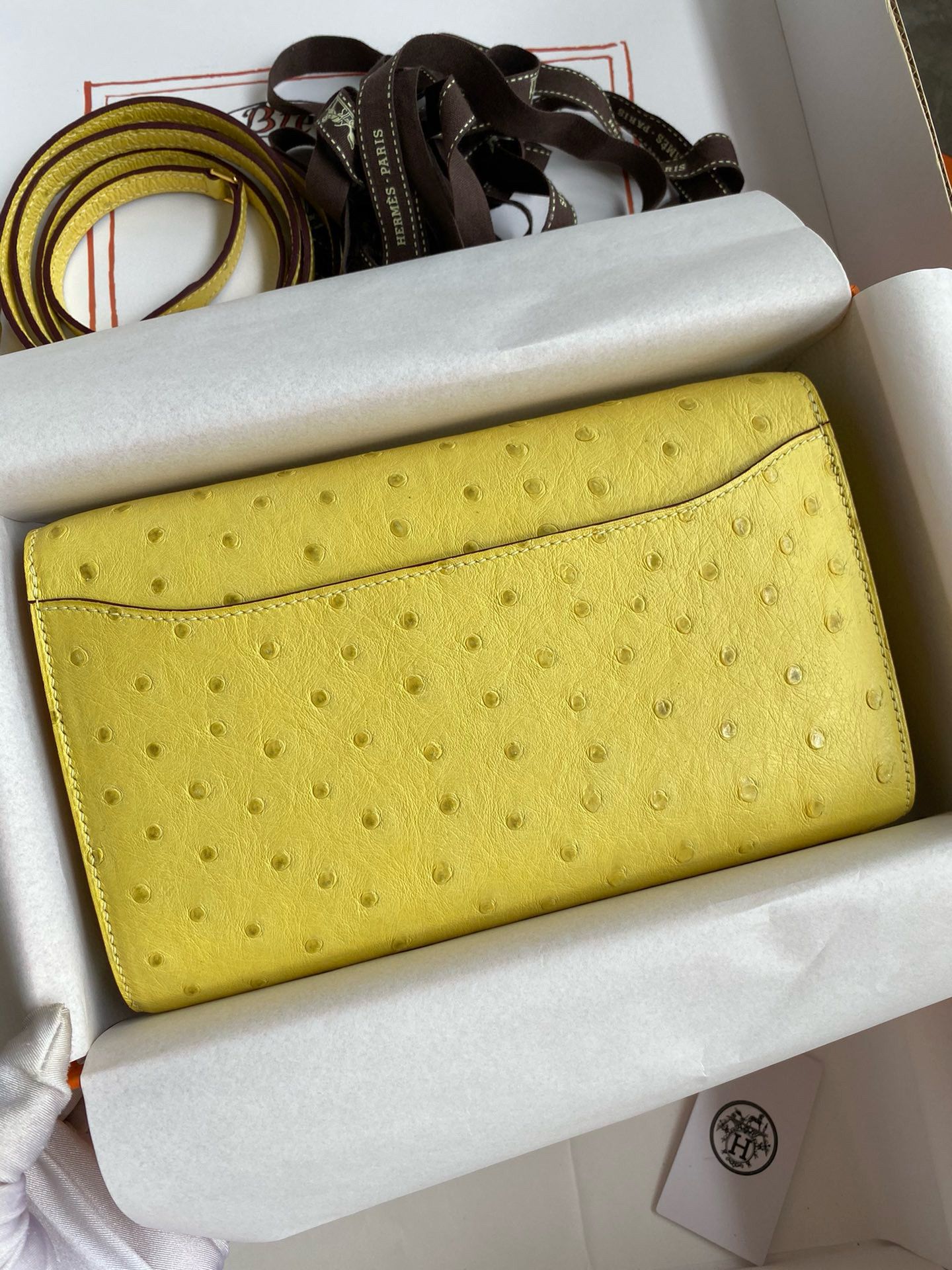 Hermes Constance To Go Wallet in Lime Ostrich Leather - Image 3